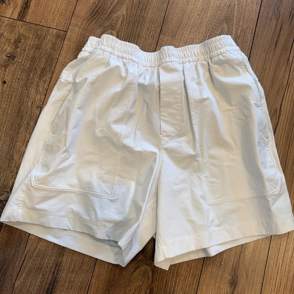 Lululemon Bowline Short 5” inch inseam - White - Picture 1 of 2